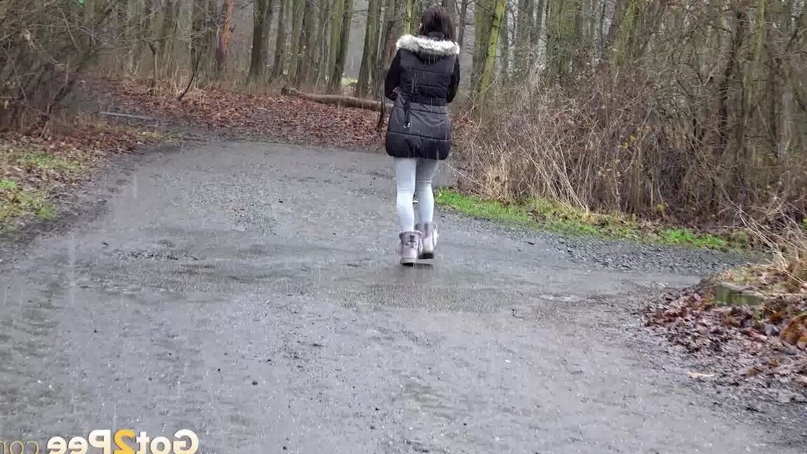 15P Victoria Daniels squats outside and pees