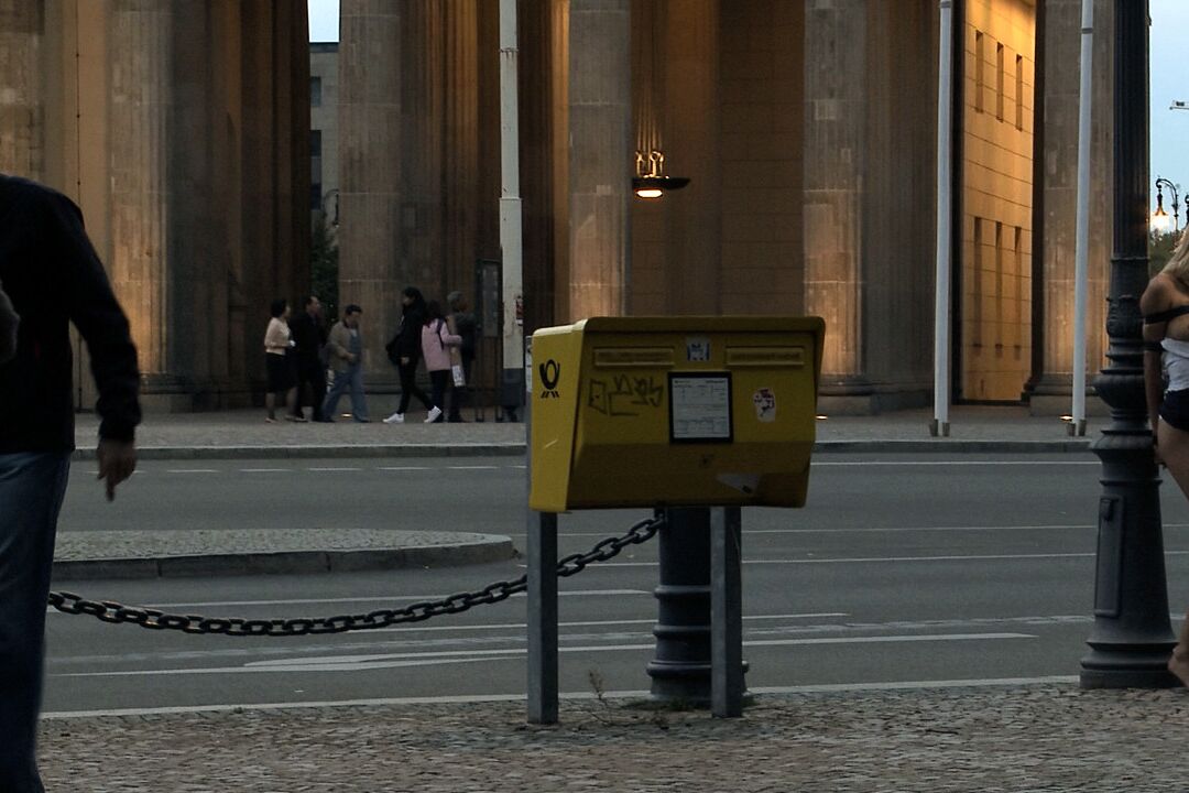 21P Desgracia pública Blanche, Zenza Raggi