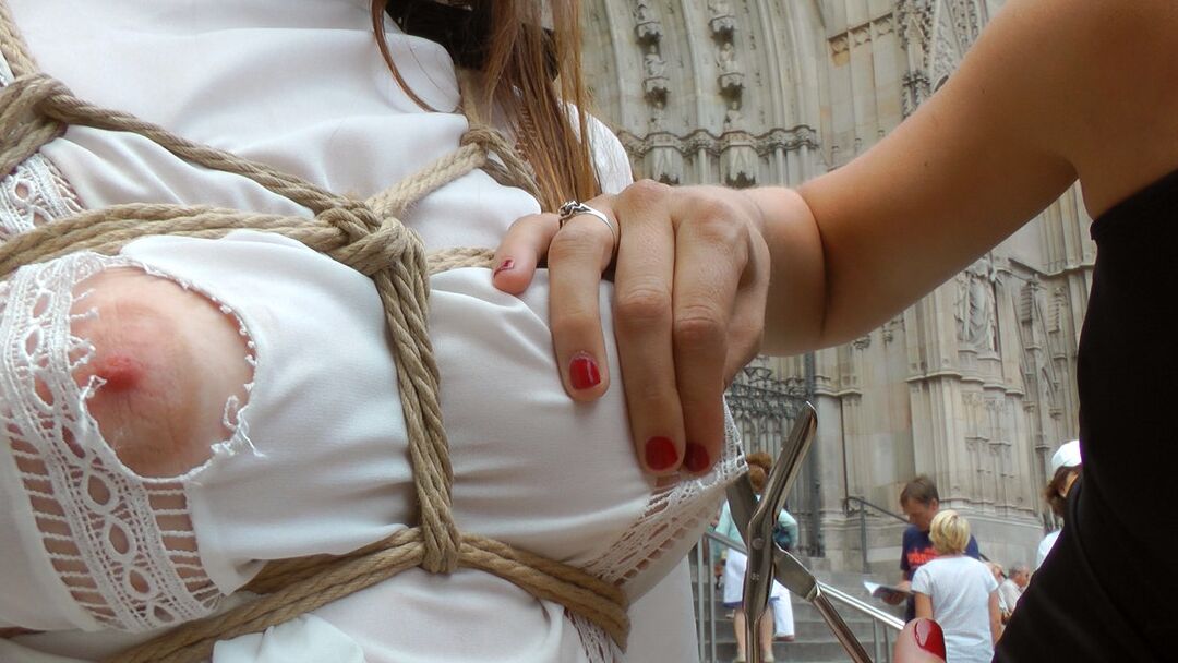 21P Public Disgrace Miguel Zayas, Mona Wales, Nati Mellow