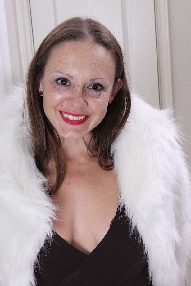 16P Incrível mamilo grande milf gata Alexis espalhando aquela buceta madura