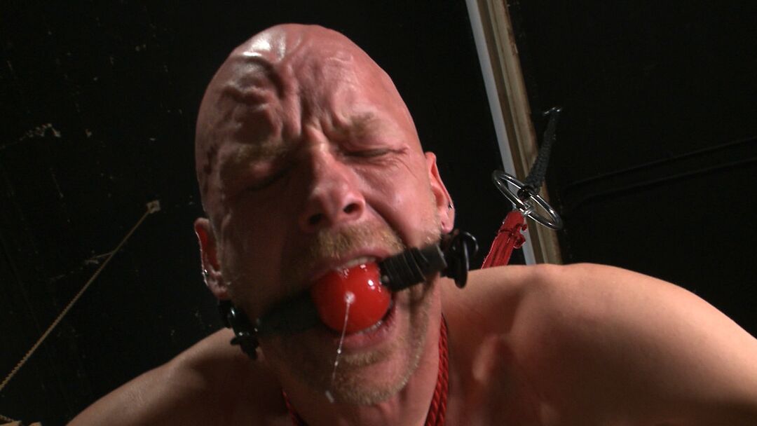 14P Captive Male Chad Rock, Mz Berlin