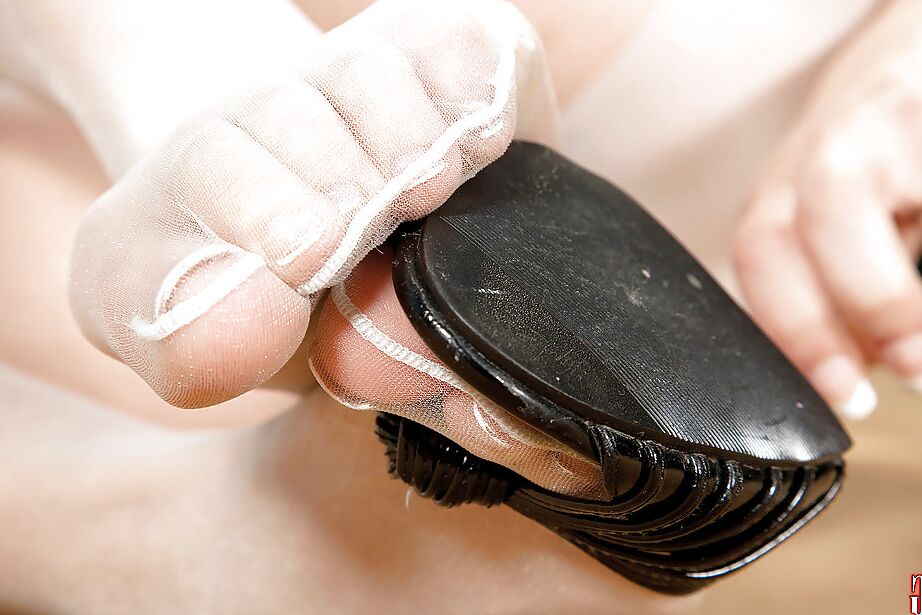 16P Rothaariges Solomädchen Cici Süßes Fingerficken in Strumpfhosen ohne Schritt