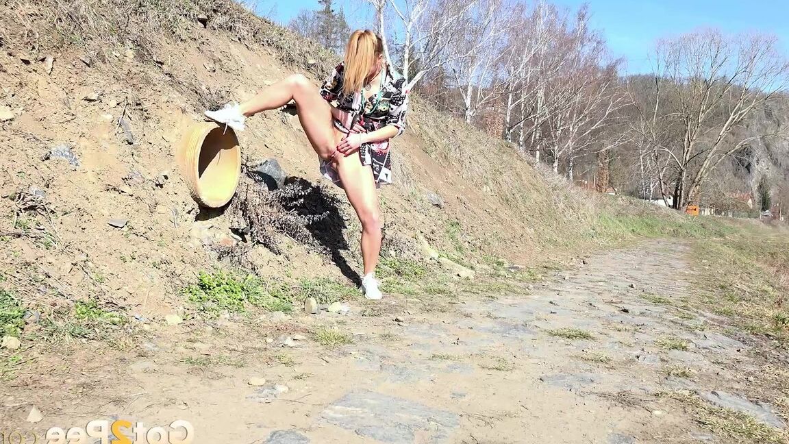15P Chrissy Fox relieves her pee desperation outside
