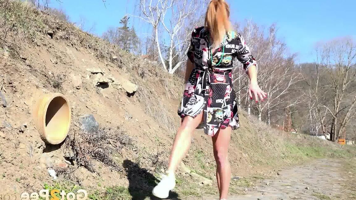 15P Chrissy Fox relieves her pee desperation outside
