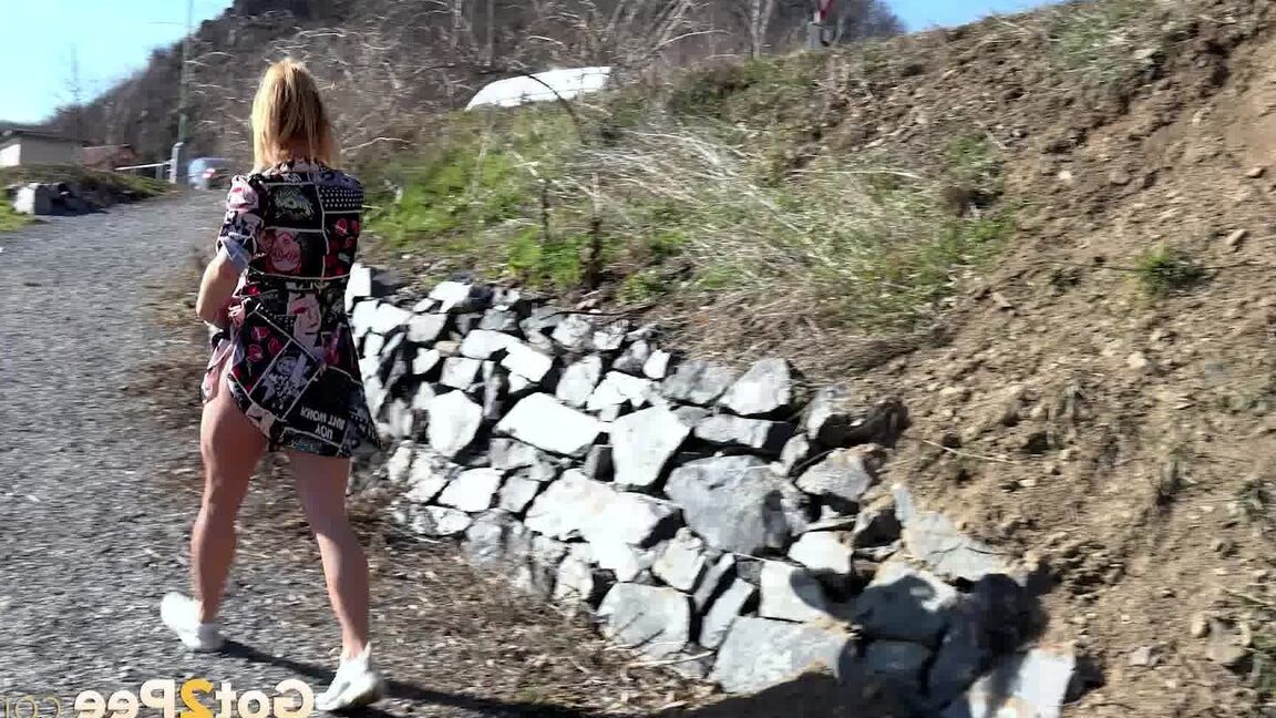 15P Chrissy Fox relieves her pee desperation outside