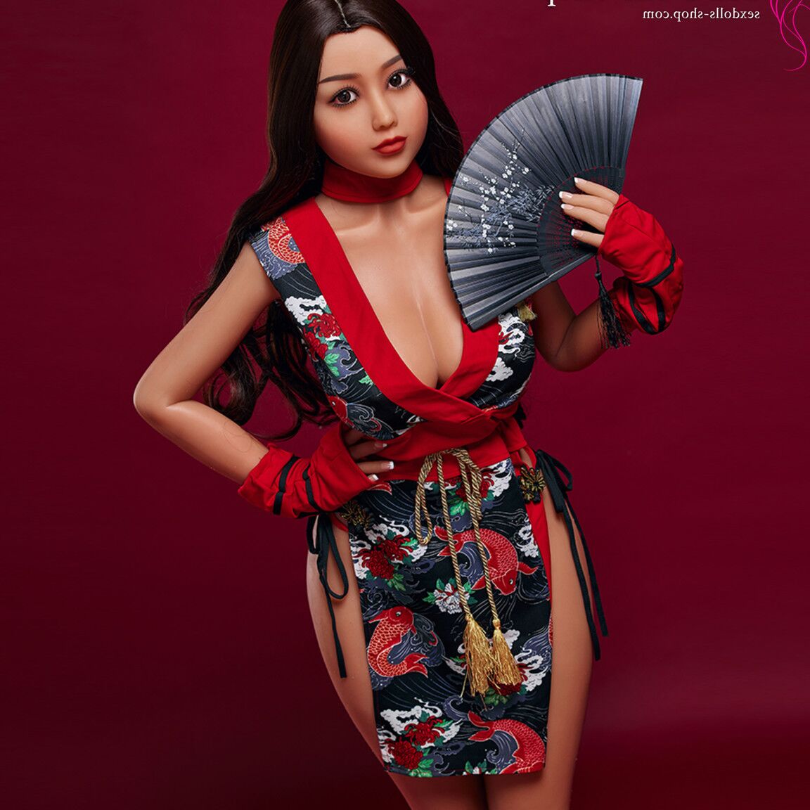 21P Boneca sexual gostosa Saya mostra sua bunda cheia de bolhas e peitos grandes em uma roupa asiática sexy
