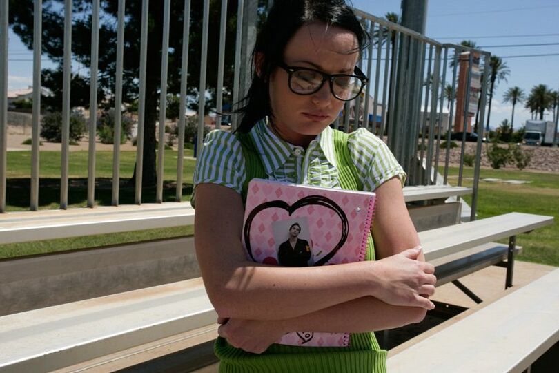 16P La colegiala tetona Melissa Lauren tiene una erección en el ano