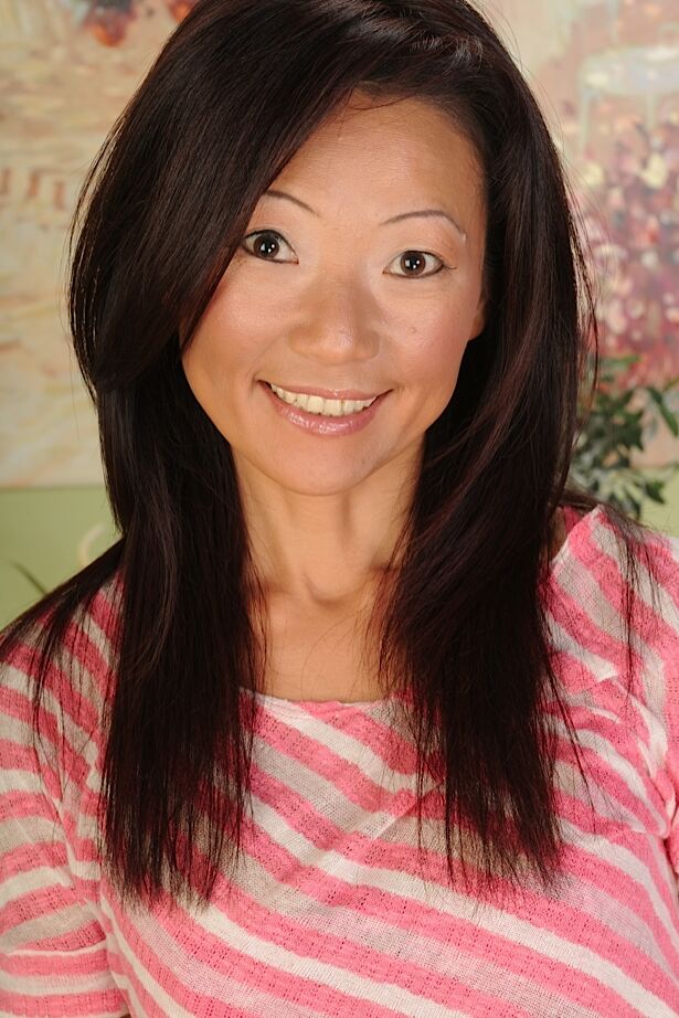 16P Scène de pose en gros plan avec une MILF excitée, Natsuko Kurosawa