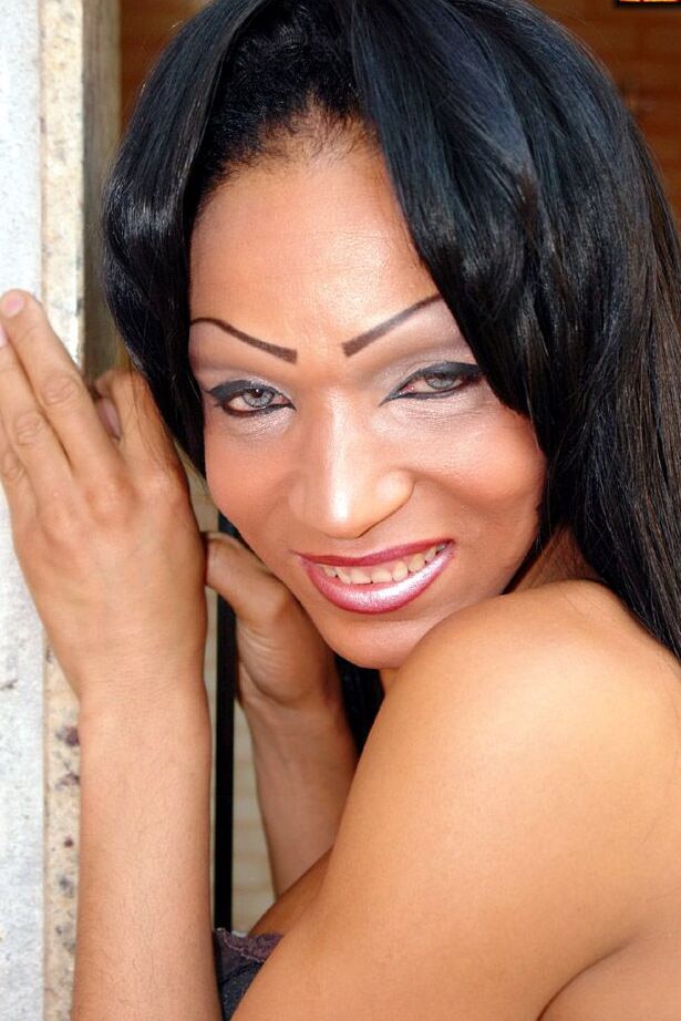 16P Negra TGirls Roberta Violage