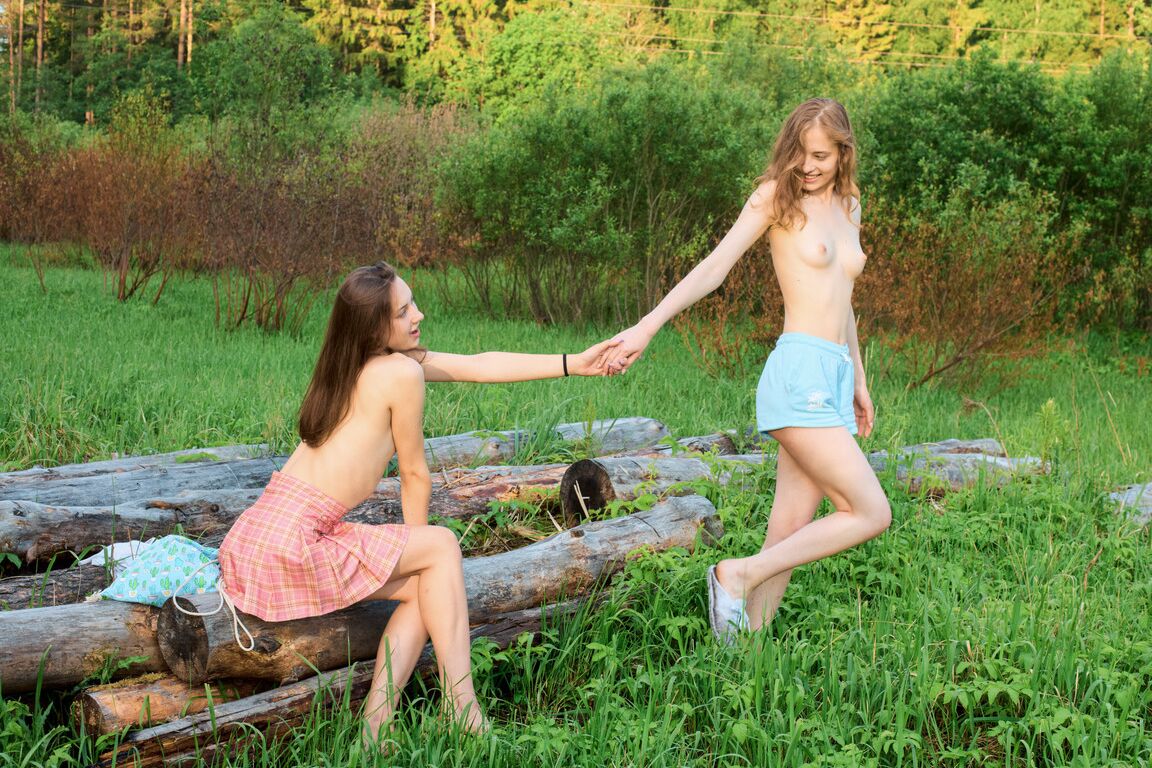 16P Ela nos tornou lésbicas adolescentes lésbicas ao ar livre