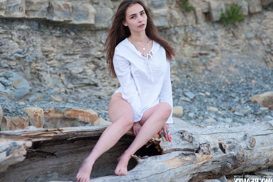 20P If you are looking for the perfect brunette girl, this girl is definitely