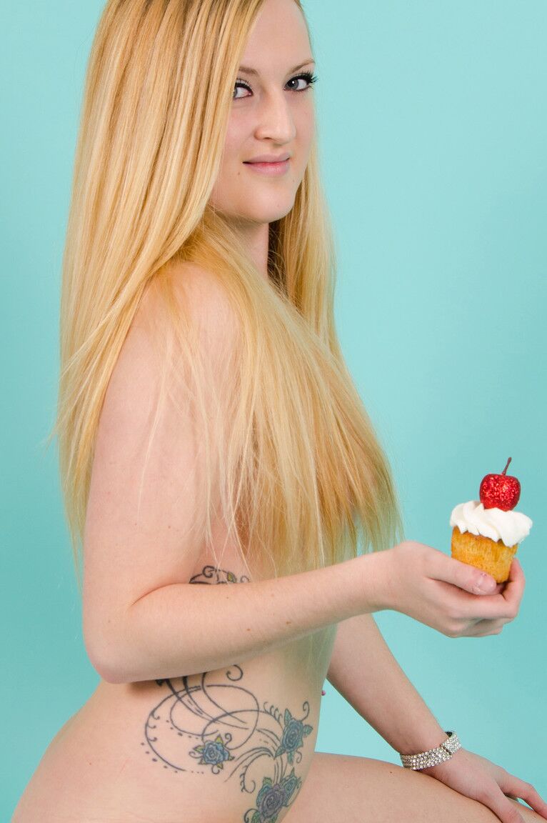 16P Blonde Mariah est assez douce à manger