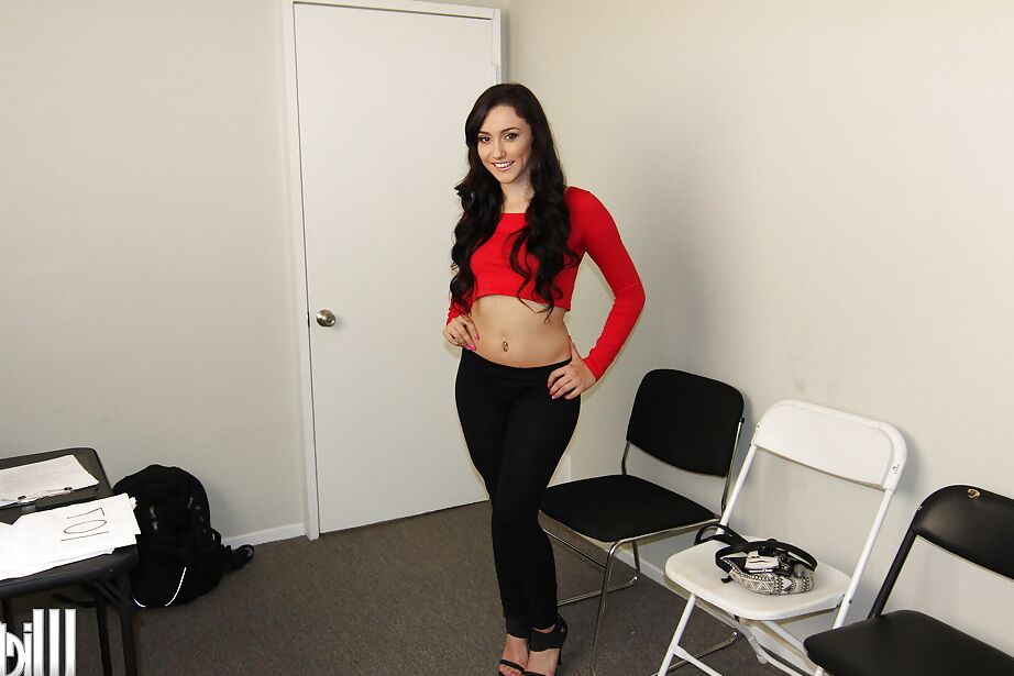 16P Sensual model is demonstrating her cute boobies and juicy booty!