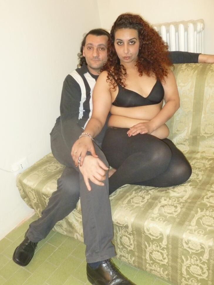17P Belleza europea gordita y sexy hace una mamada antes de follársela