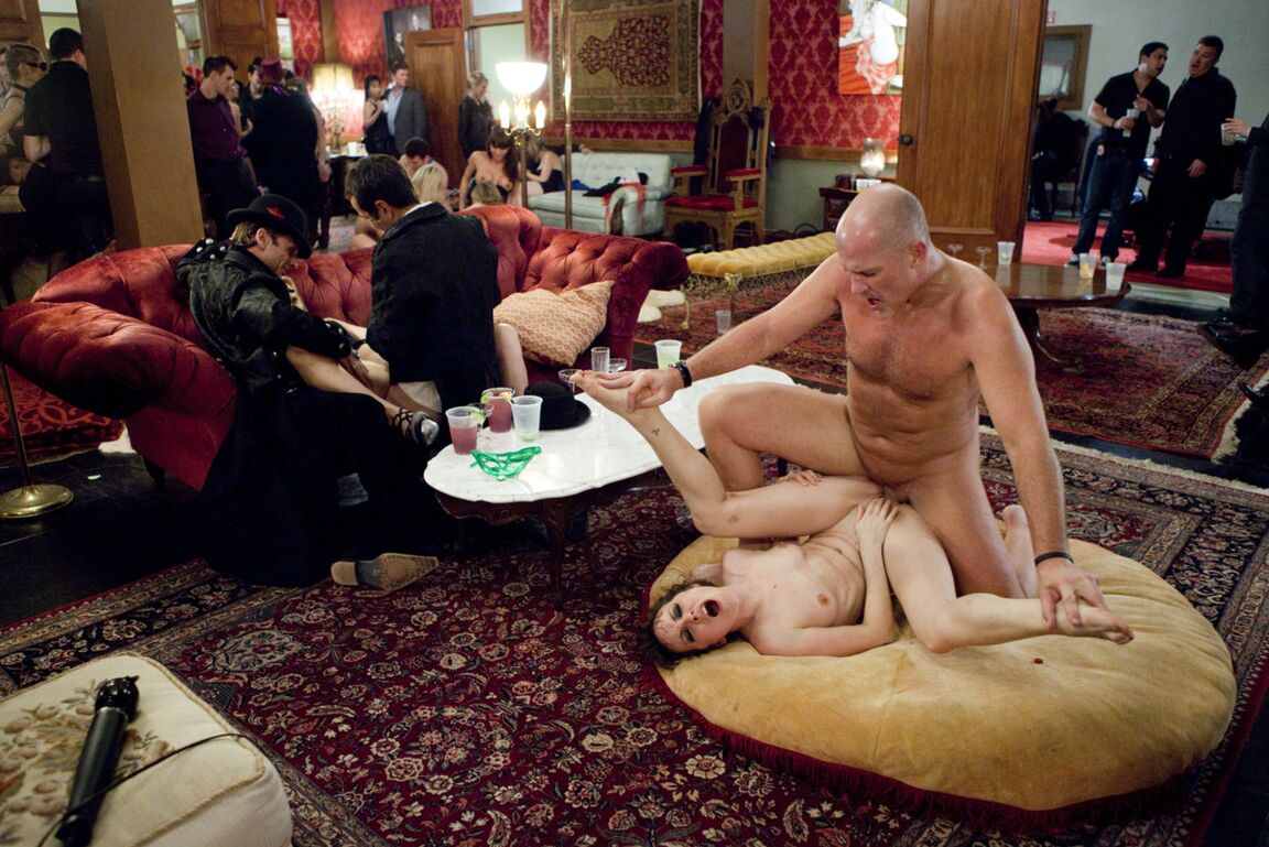 14P Swinger's party is chock full of horny chicks that just like to fuck