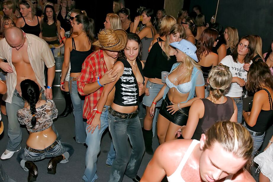 16P Horny slut Francesca Felucci spends some good time at the drunk party