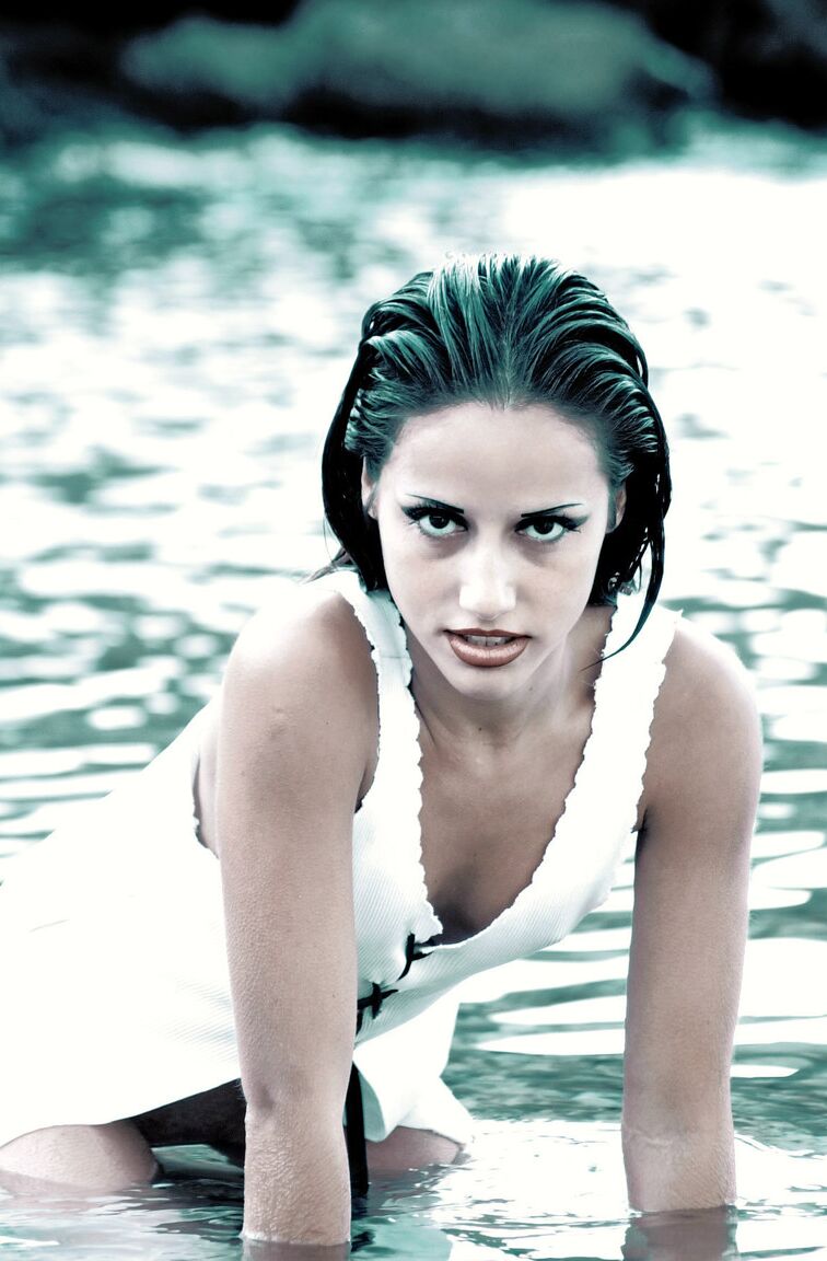 21P Met Art Liliana