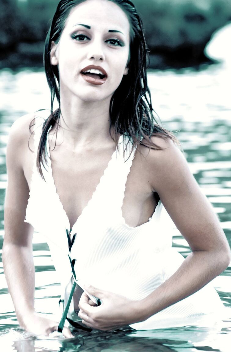 21P Met Art Liliana