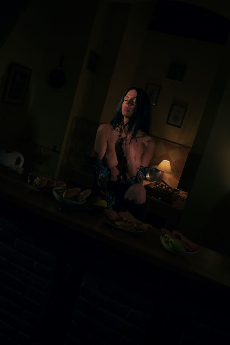 21P The Life Erotic Alissia Loop