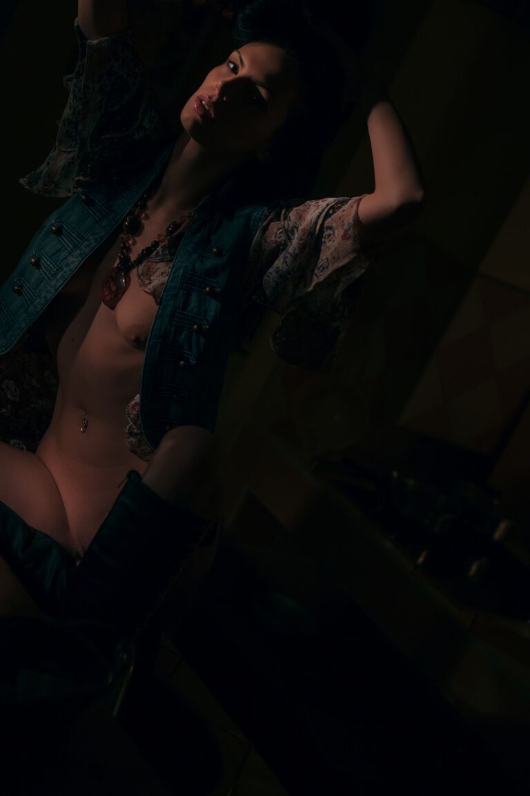 21P The Life Erotic Alissia Loop