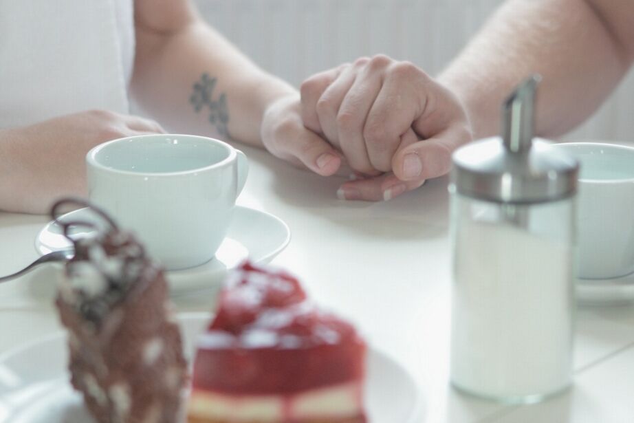 16P Marina and her man are done with coffee, and they kiss madly He takes off her