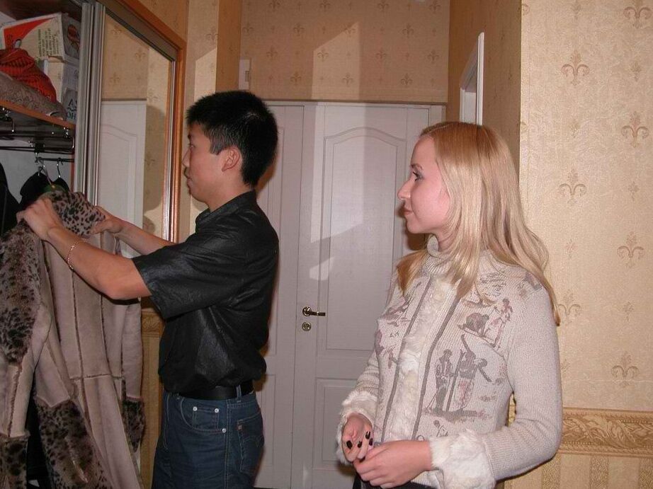 16P Naive blonde agrees for a horny defloration