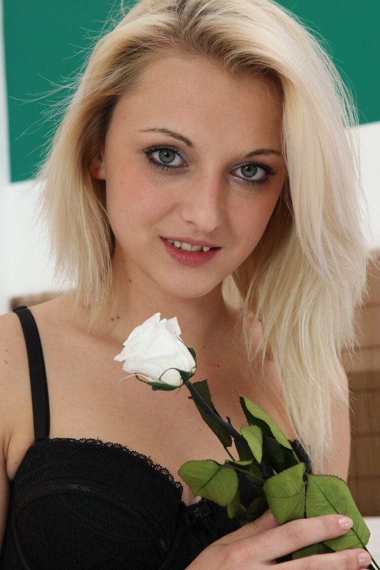 21P Wet And Puffy Katy Rose
