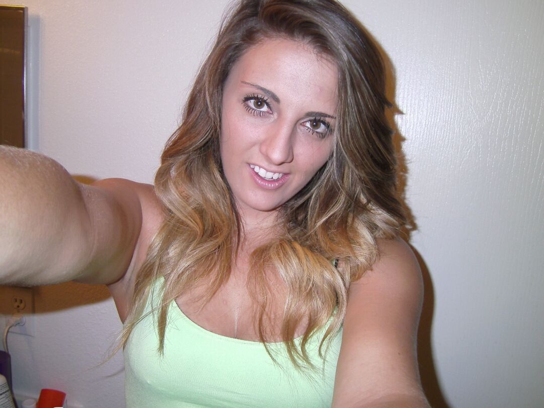21P Cute blonde Brooke B takes a selfie of herself showing her tits and bubble ass