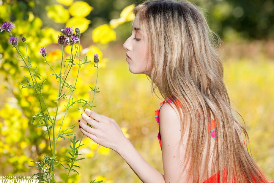 20P Giving a glimpse of her beauty in its full potential makes this girl want to