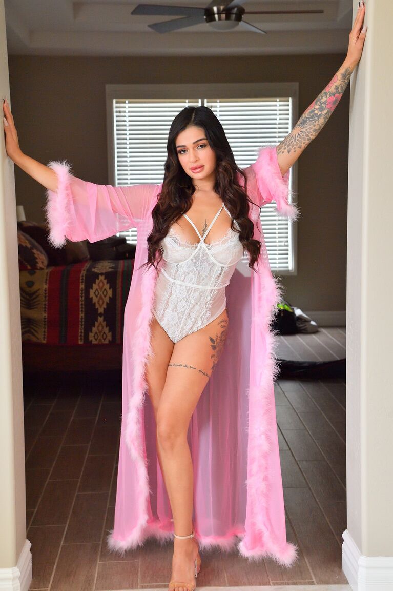 21P FTV MILFs Carolina Cortez