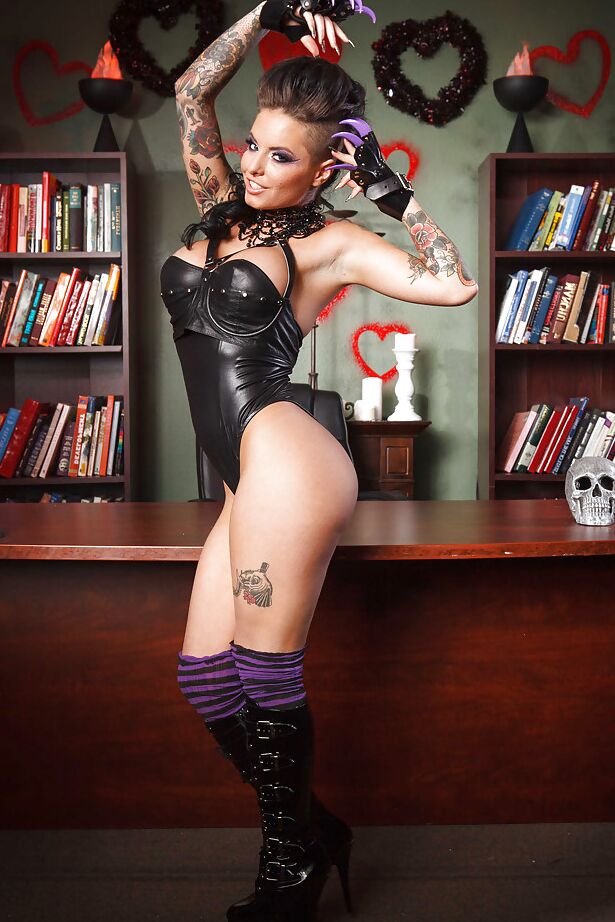 16P Tattooed teen Christy Mack revealing her big tits and teasing her pussy