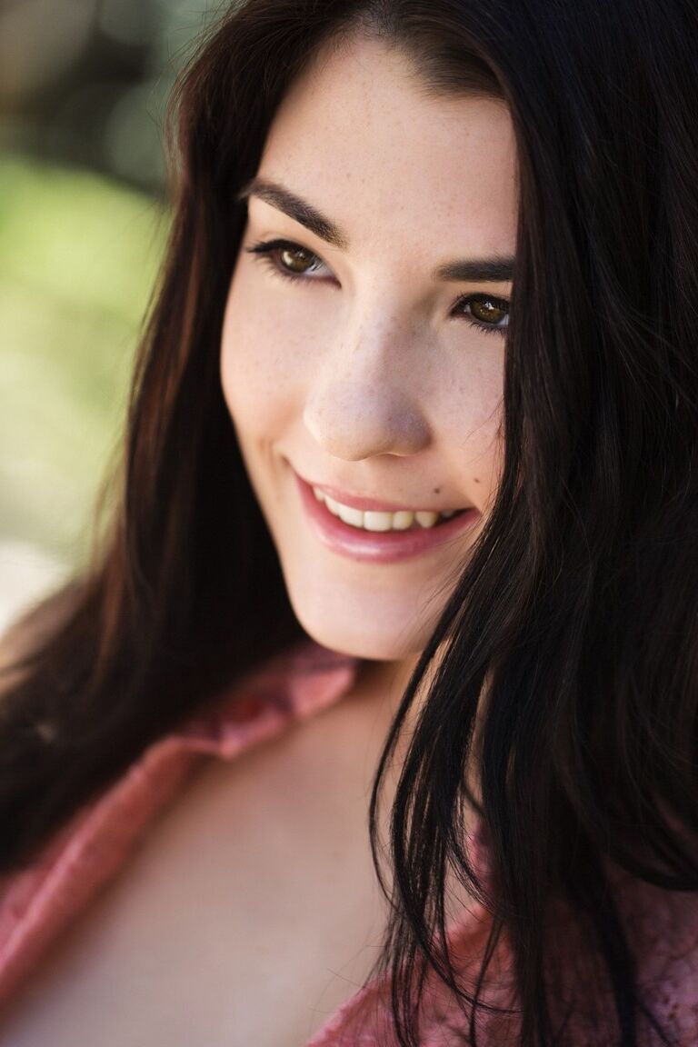 21P Beauty Jenna Reid desce da bicicleta e fica nua