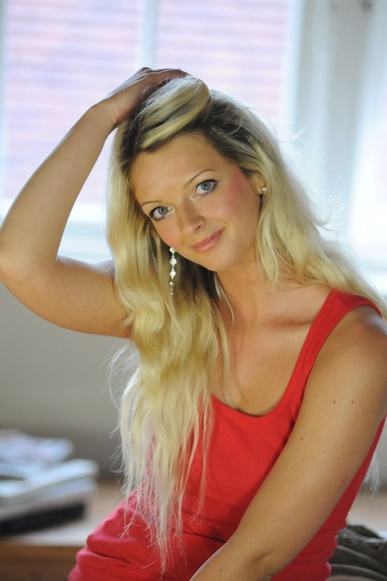 12P Introducing Czech hopefull model ZuziaThis was her first ever nude photo set A