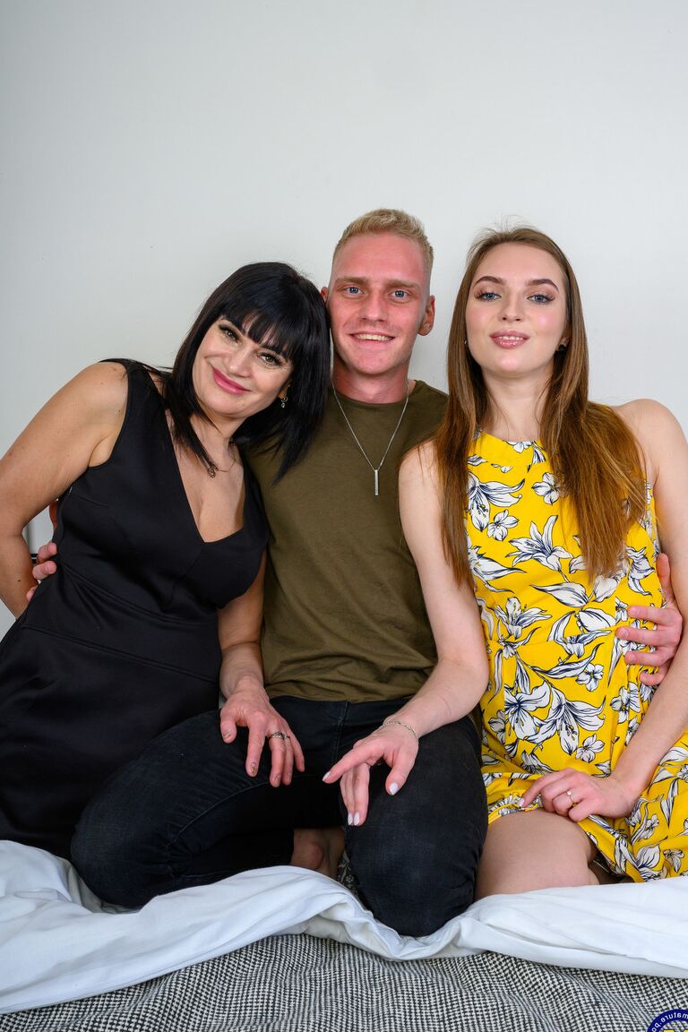 21P Mature NL Lola S, Martin Spell, Vika Lita