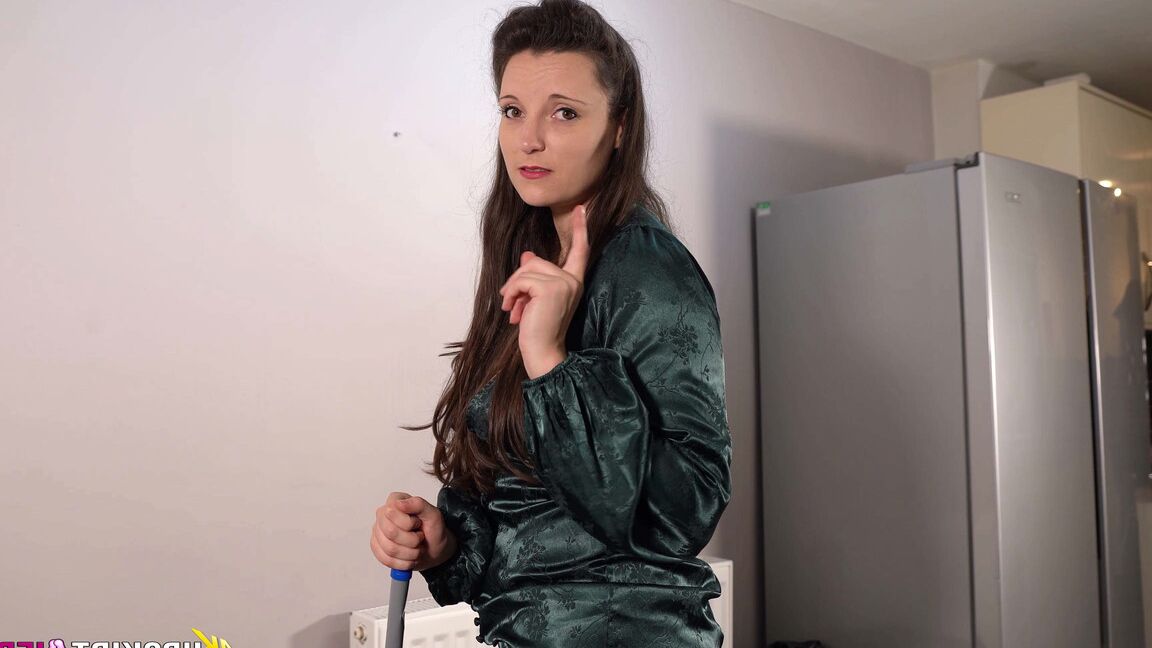 13P Upskirt Jerk Limpiarlo