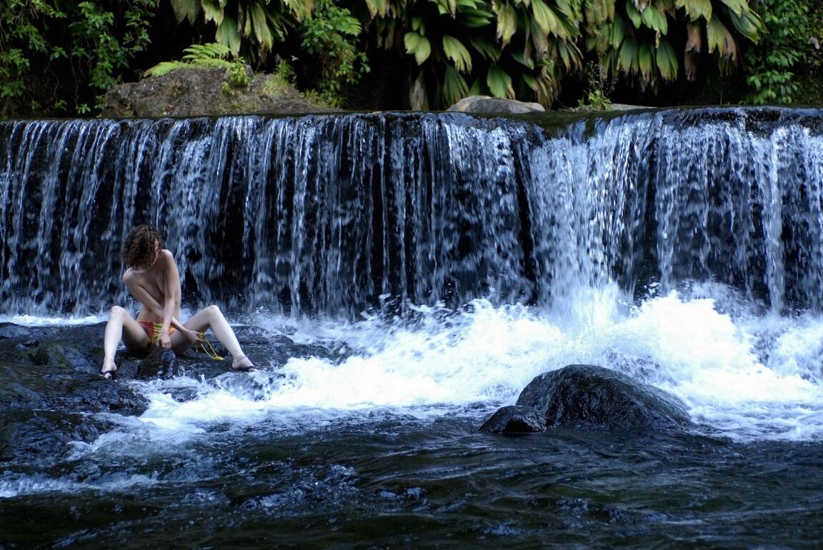 15P The thin girl plays in the heat of Guadeloupe