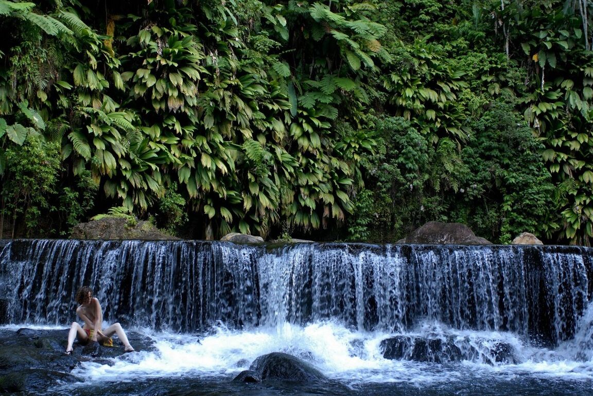 15P The thin girl plays in the heat of Guadeloupe