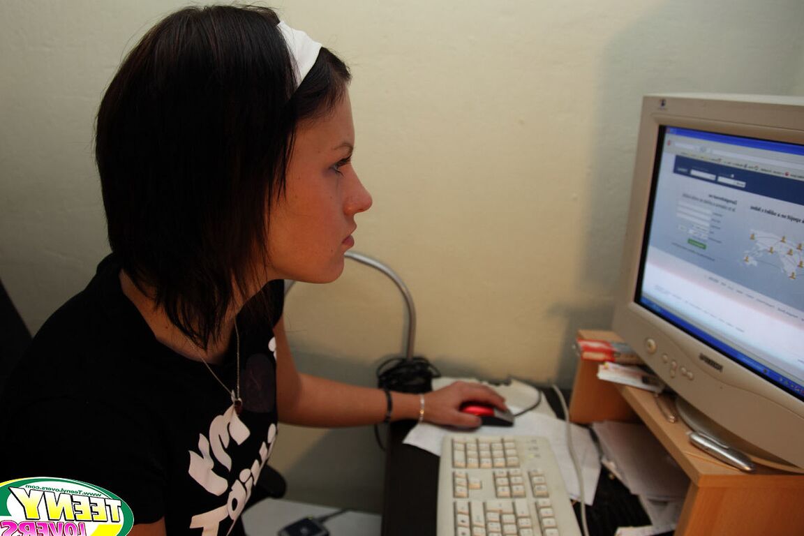21P Sexy amateur Viola getting a doggystyle dicking while working at home
