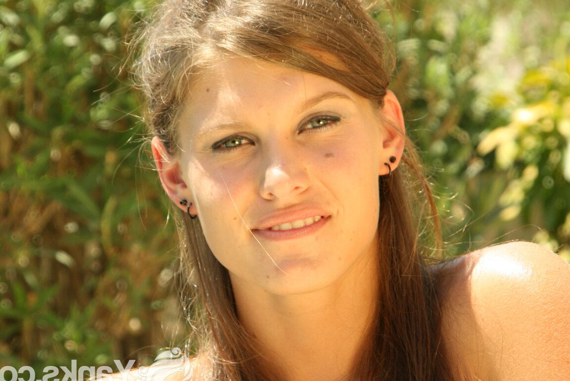 15P Yanks Jody aime s'amuser au soleil