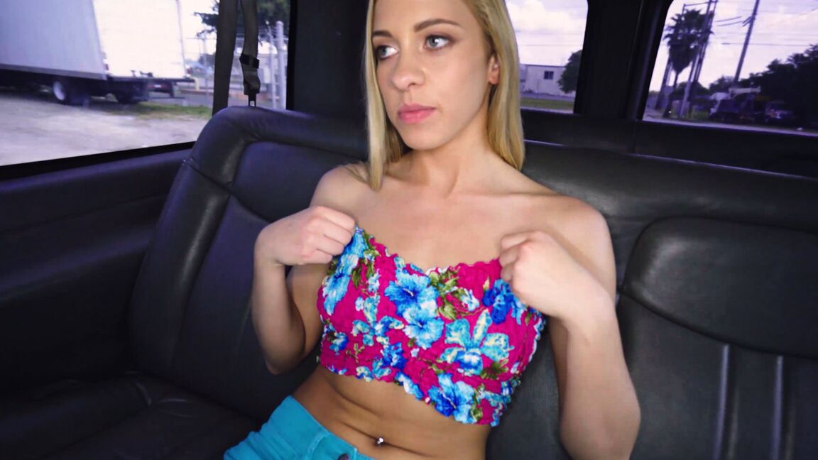21P Fantástica adolescente rubia Khloe Capri llena su chocho por detrás en una furgoneta