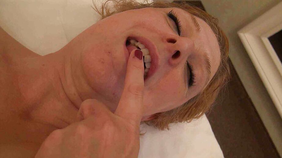 16P Finding a hard cock mature amateur Julia enjoyed a hardcore hump