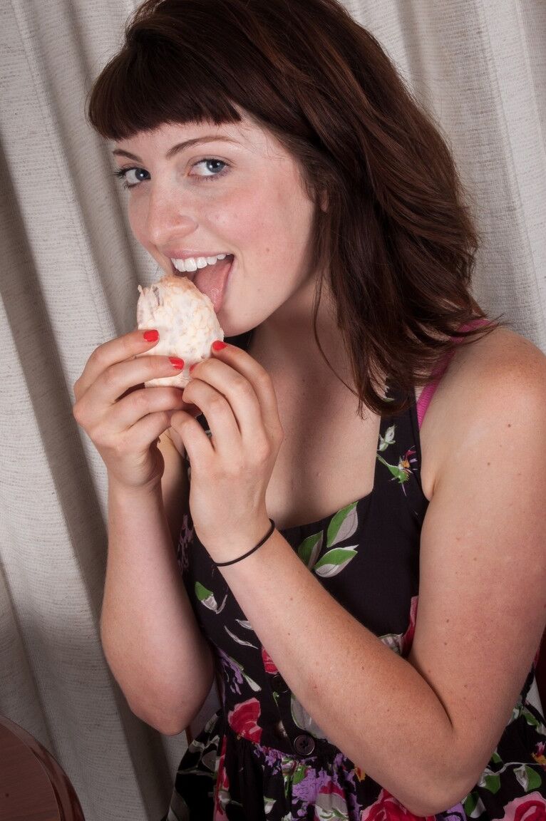 18P Sassy Serena foregoes her snack to perform a striptease showing her hairy bits