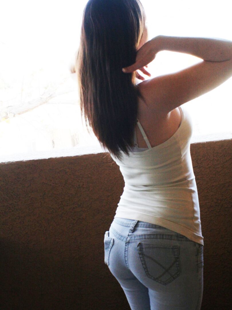 15P Amateur model slides jeans and thong over her nice ass after baring boobs