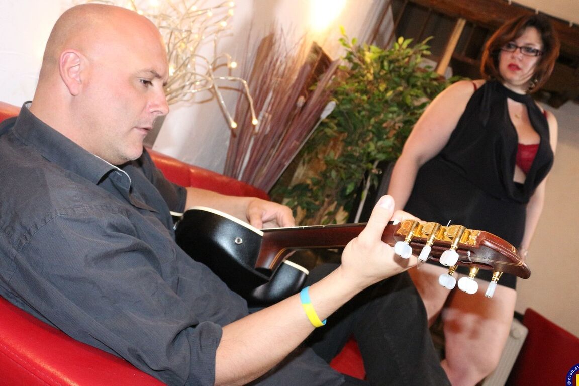 21P Mature NL Claire Barre , Josh