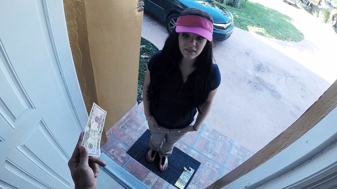 17P Homem pagou a pizzaria Kimber Woods por um boquete rápido e sexo vaginal