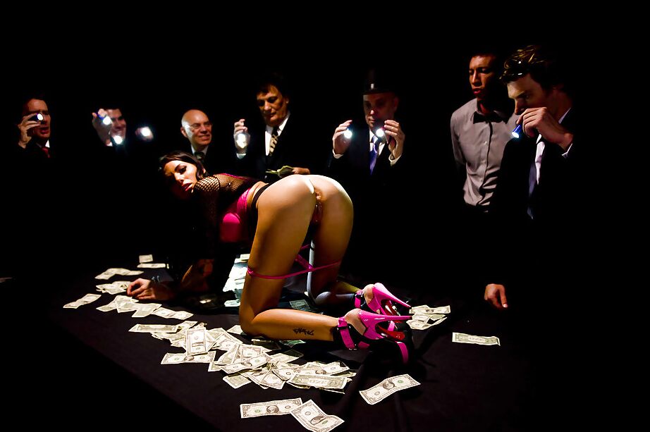 16P Sexy Latina gata Juelz Ventura ganha um pau enorme no cu