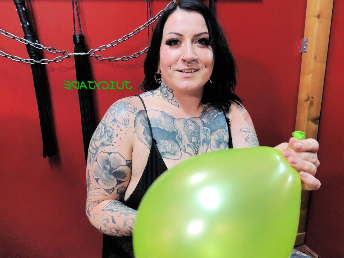 16P Ballonspaß mit Alt-Model Amara Zane und der asiatischen Göttin Jasmine