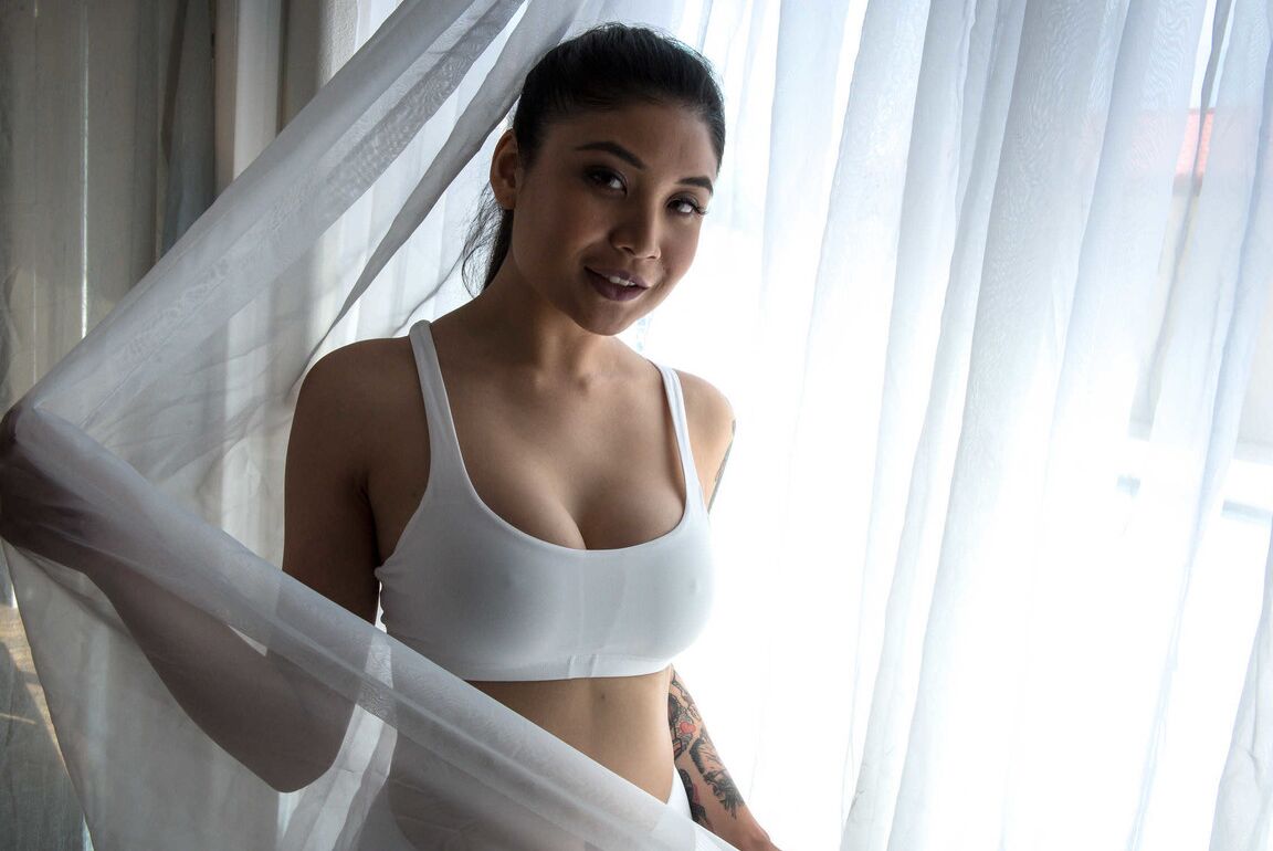 15P Hot And Mean Abella Danger, Brenna Sparks