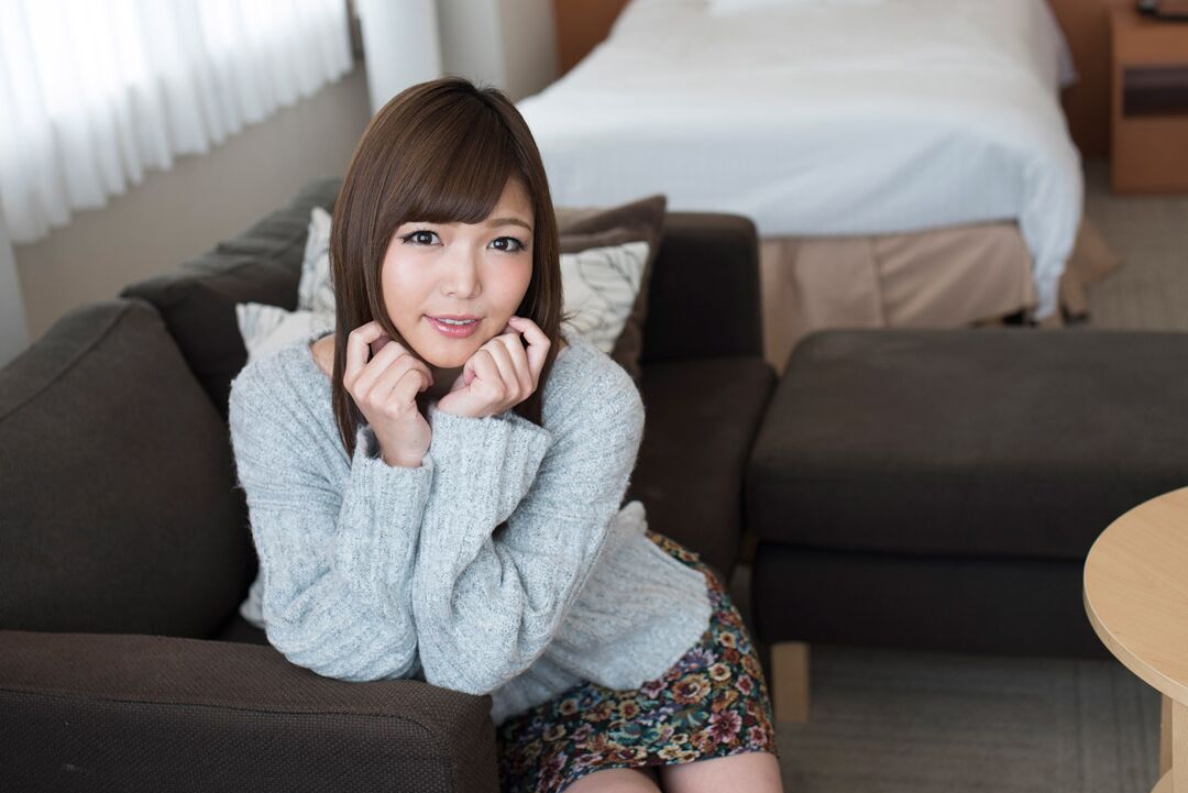 21P Adolescente japonesa con calcetines por encima de la rodilla Shino Aoi obtiene su manguito frotado y jizzed
