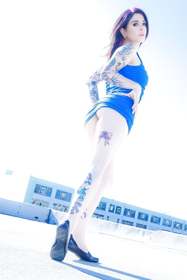 16P La agradable MILF amateur Joanna Angel revela su espléndida vagina